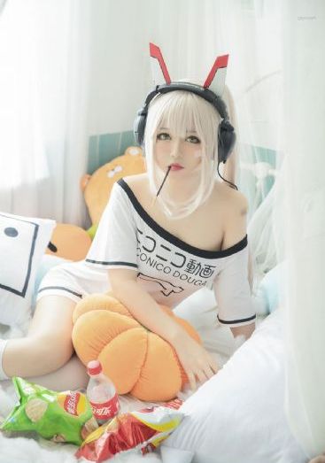 她美丽