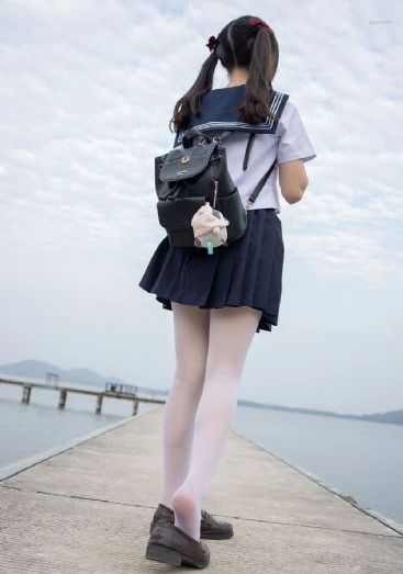年上大佬掌心宠女儿救妈妈短剧